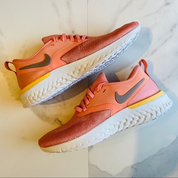 NWT Nike odyssey react flyknit running shoes - Picture 3 of 7